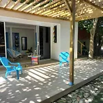 Linda Cabana En Isla Tierra Bomba Frente A Cartagena